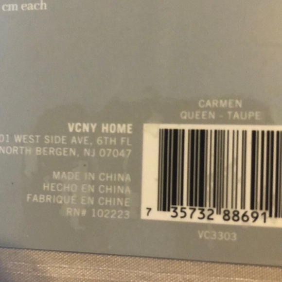 VCNY Queen Duvet Set - duvet cover and 2 standard shams - Taupe color - NEW - Picture 2 of 5